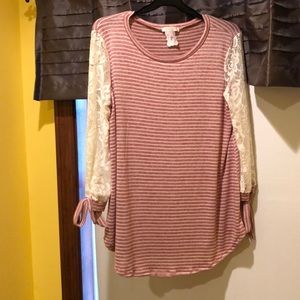 Striped top with lace sleeves